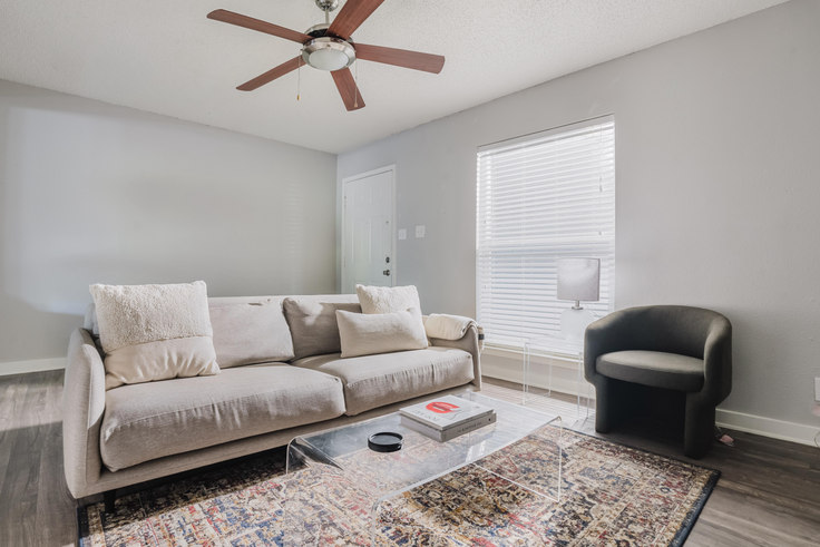 Alma Cherrywood, 1230 East 38th 1/2 St